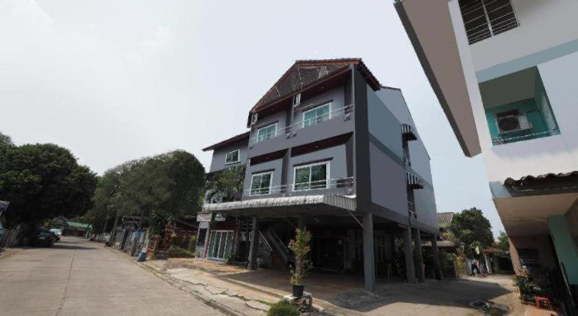 Bannsawasdee Aparthotel Chiang Rai Exterior photo