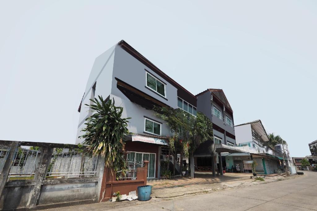 Bannsawasdee Aparthotel Chiang Rai Exterior photo